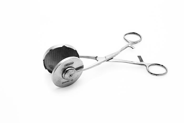Pliers for membrane creation
